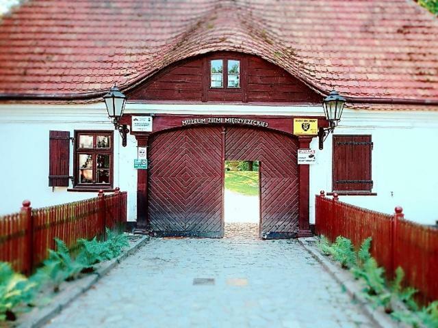 Pokoje Do Wynajecia Piastowska Międzyrzecz Exteriör bild